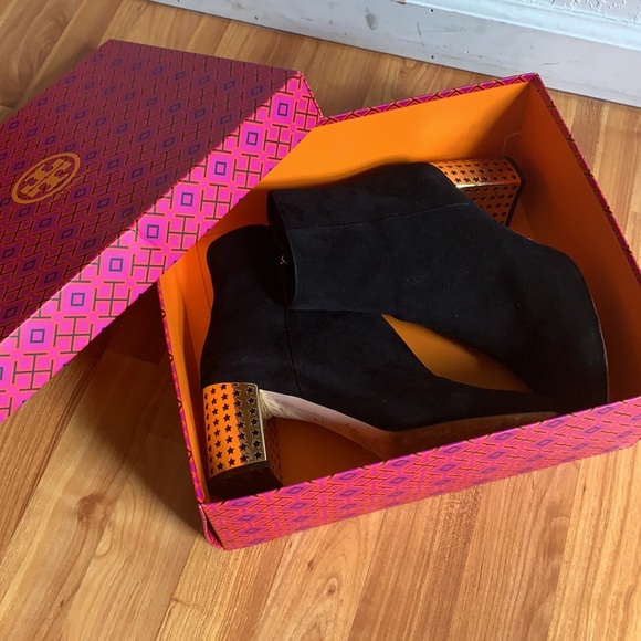 Tory Burch Booties Black Gold Starred Heel - Picture 4 of 13
